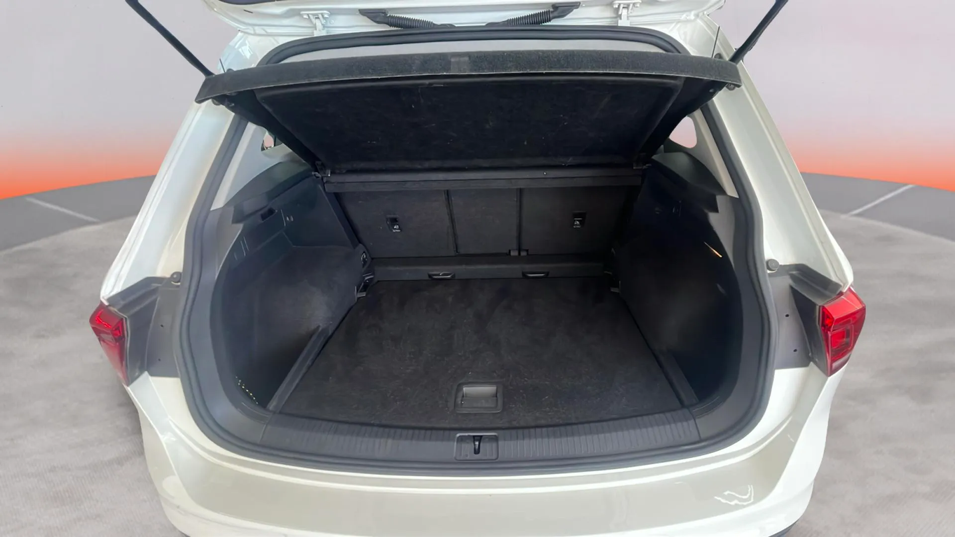 Volkswagen Tiguan Edition 1.4 TSI BMT - foto 12
