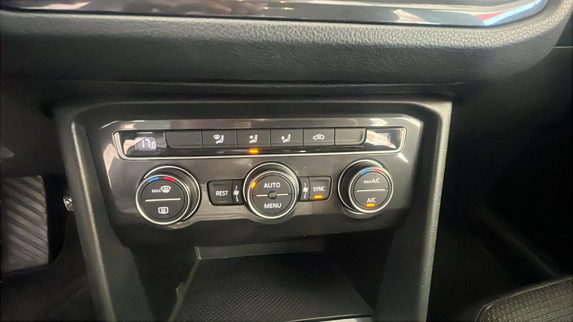 Volkswagen Tiguan Edition 1.4 TSI BMT - foto 23