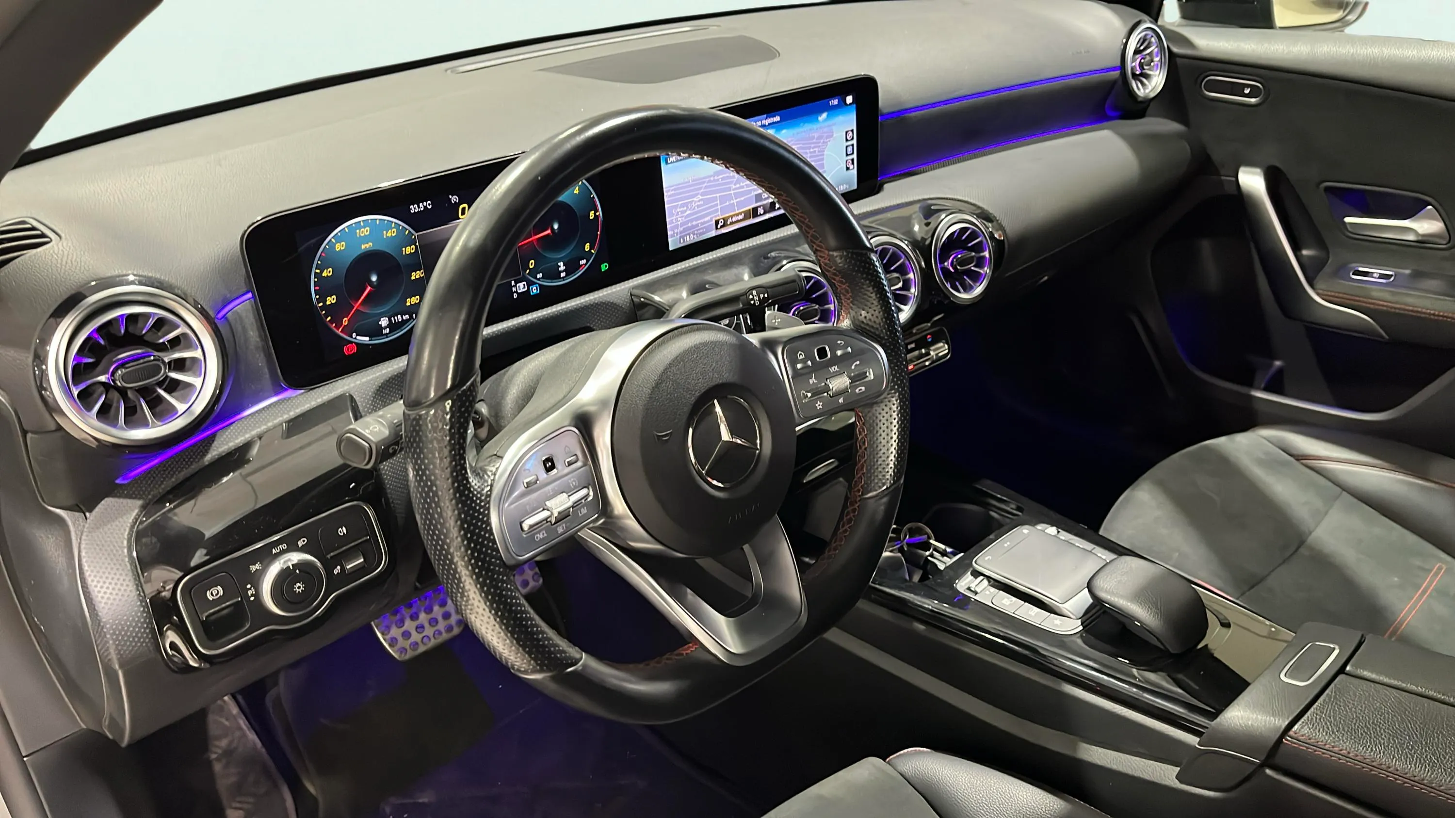 Mercedes-Benz Clase A Sedán A 200 d - foto 10