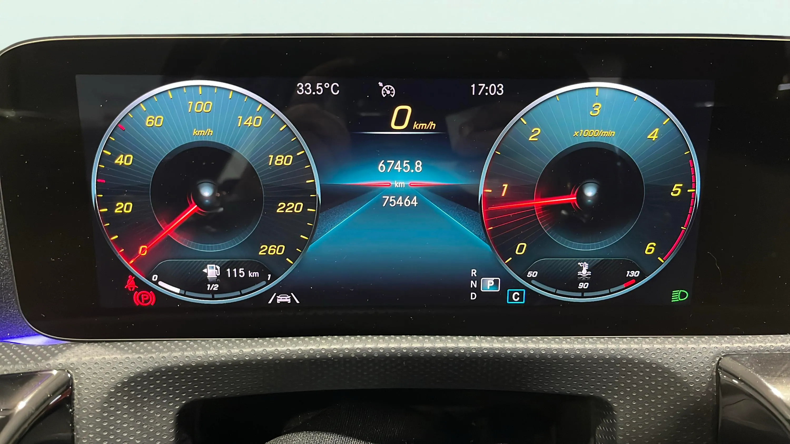 Mercedes-Benz Clase A Sedán A 200 d - foto 18