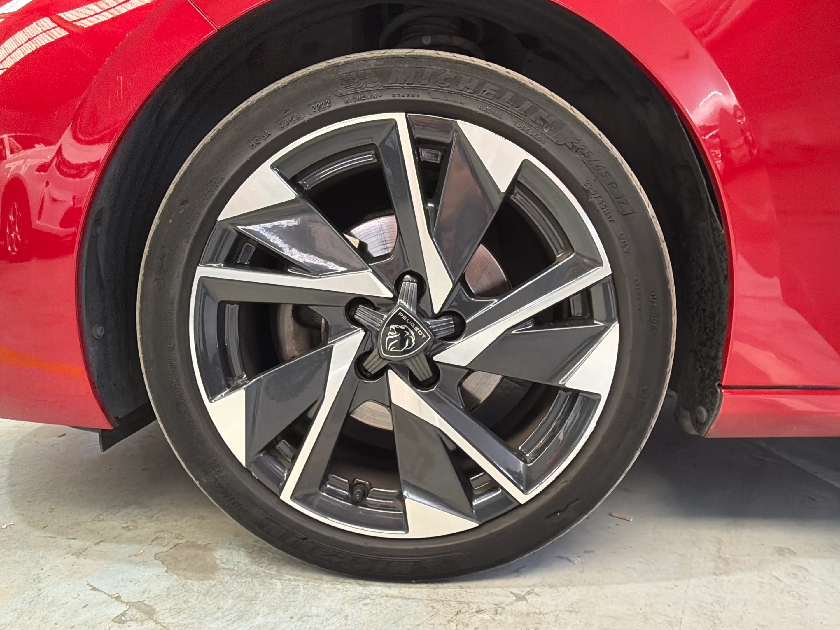 Peugeot 308 Allure Pack PureTech 130 EAT8 - foto 30