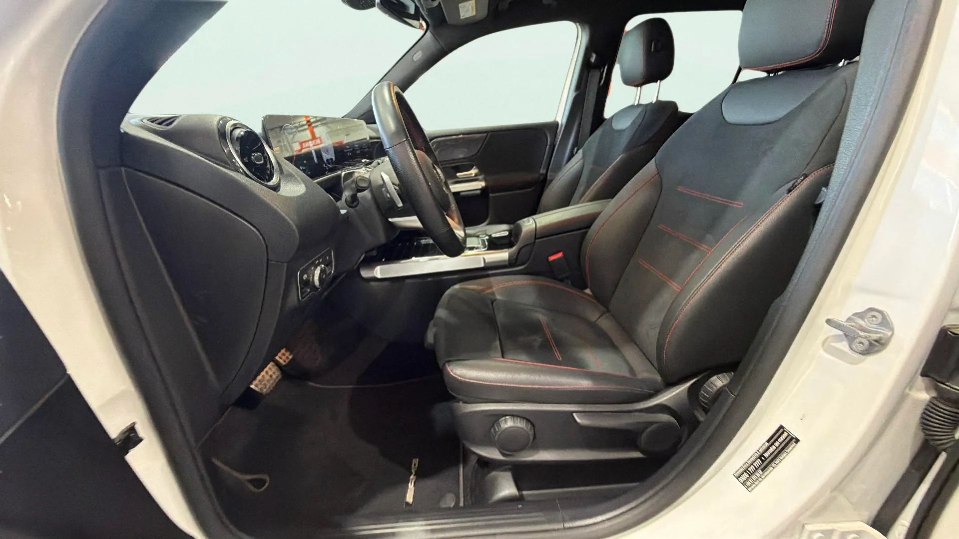 Mercedes-Benz GLB 1.3 GLB 200 DCT - foto 18