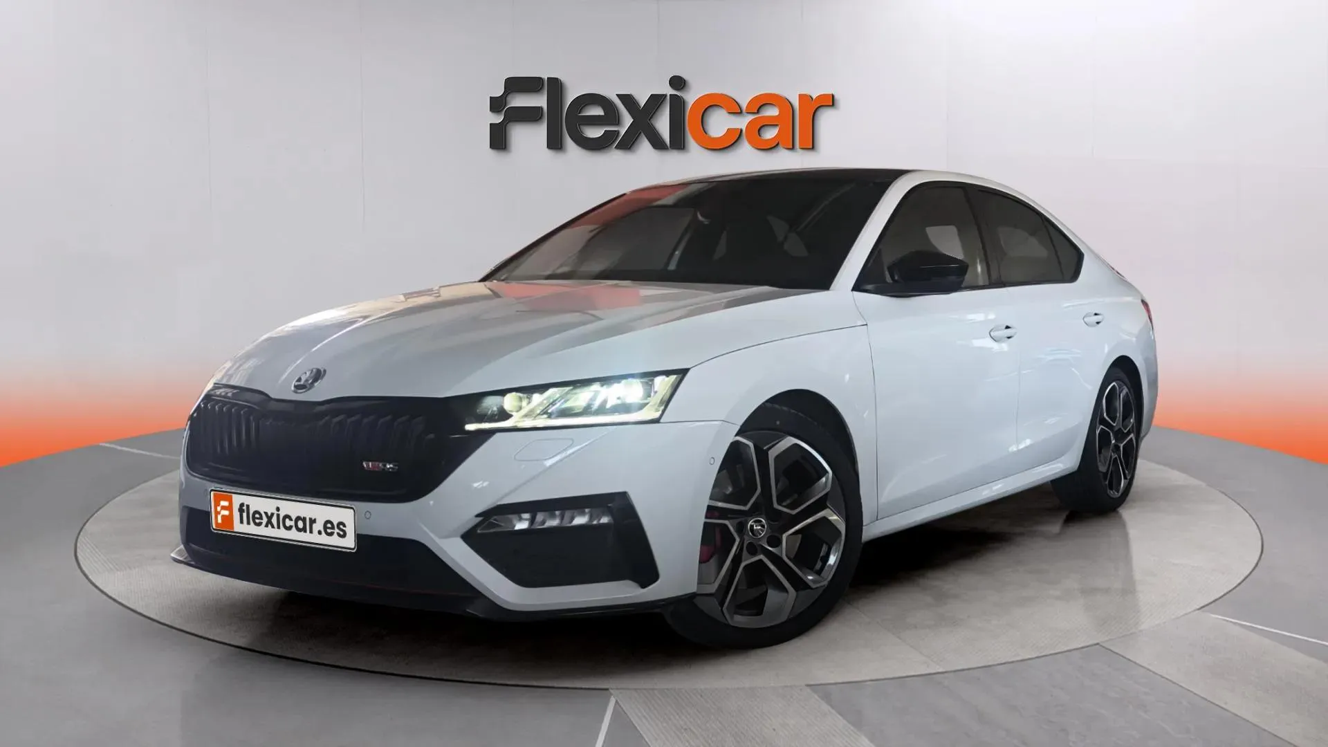 Škoda Octavia 2.0 TSI DSG RS - foto 2