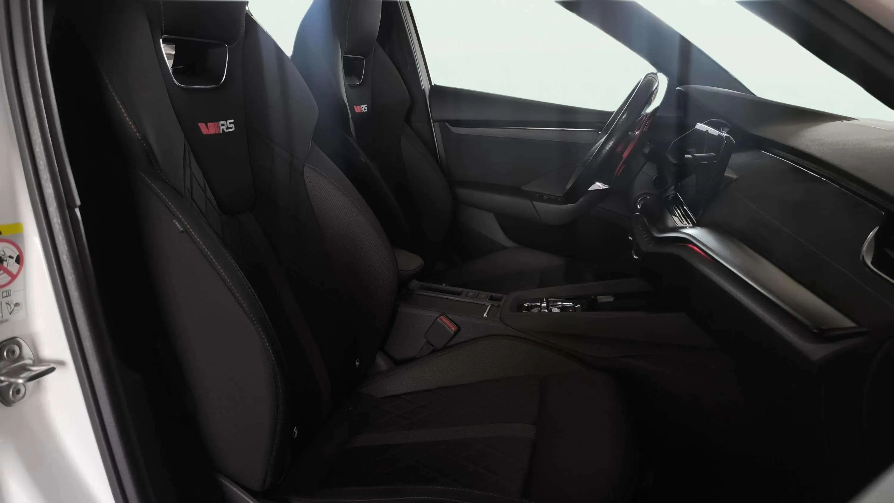 Škoda Octavia 2.0 TSI DSG RS - foto 13