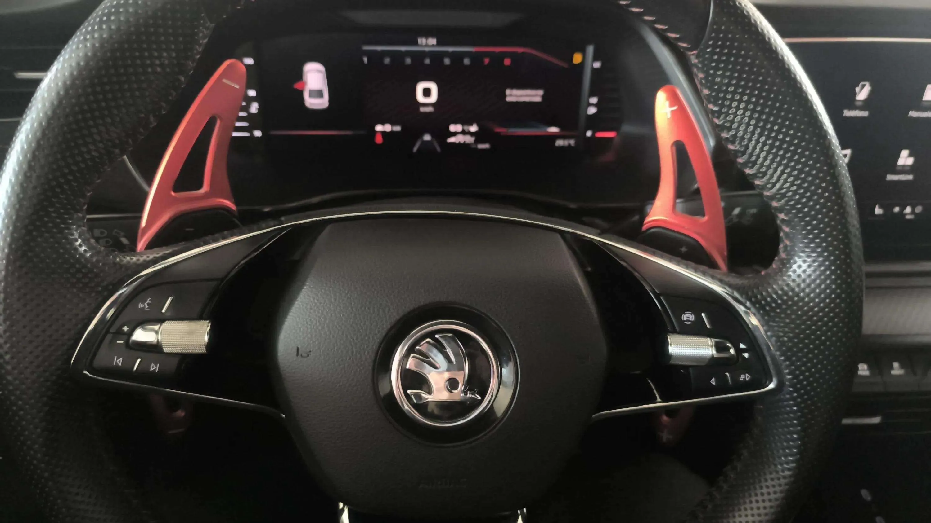 Škoda Octavia 2.0 TSI DSG RS - foto 24