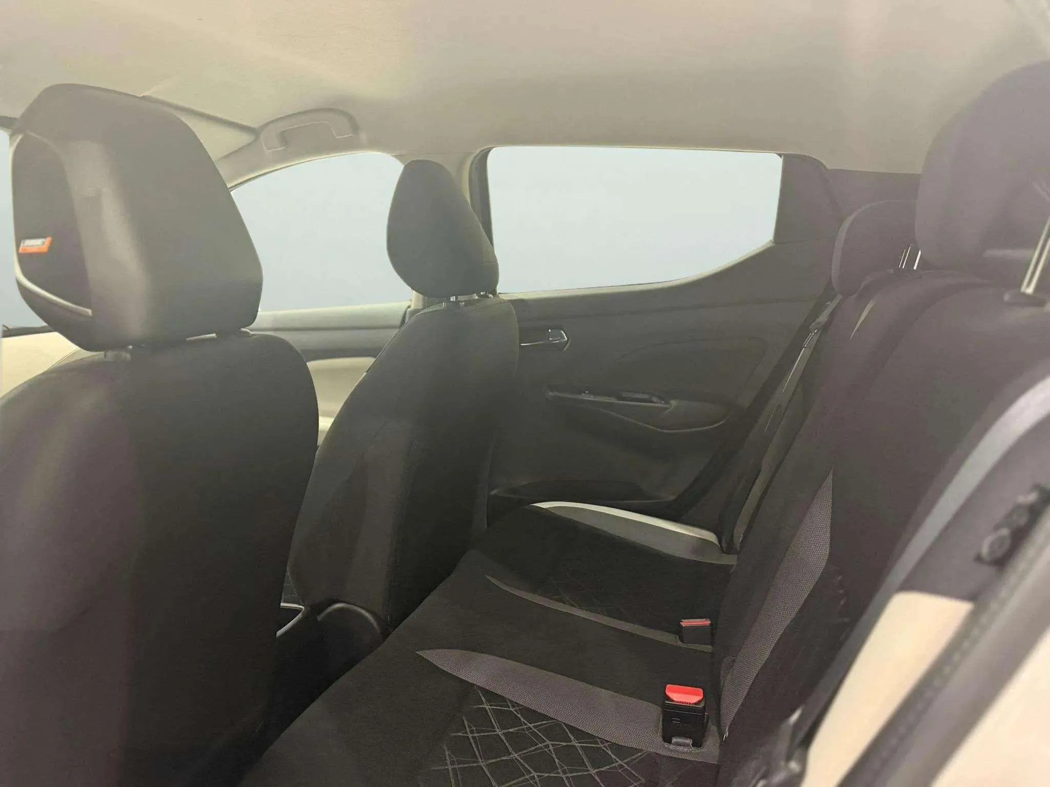 Nissan Micra IG-T E6D-F Acenta Sprint Bose - foto 12