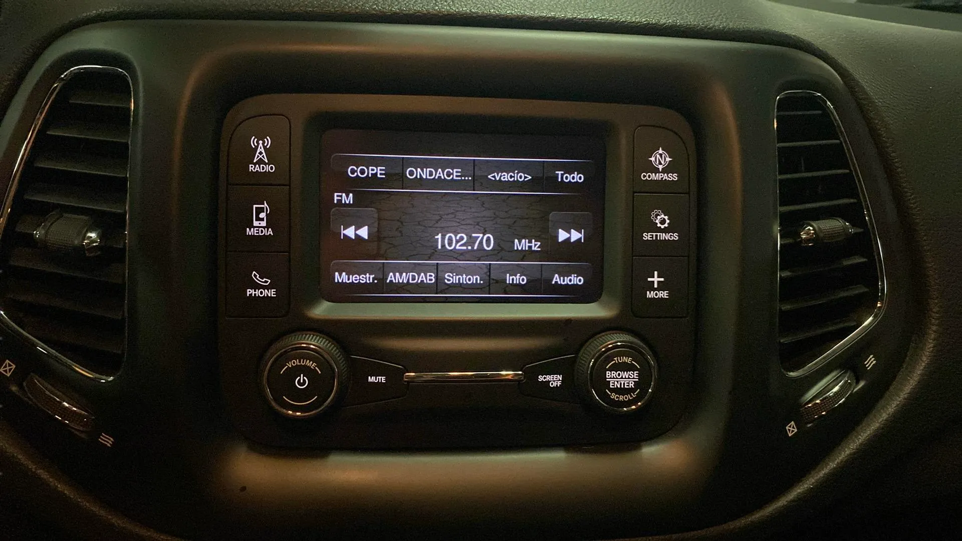Jeep Compass 1.4 Mair Limited 4x2 - foto 14