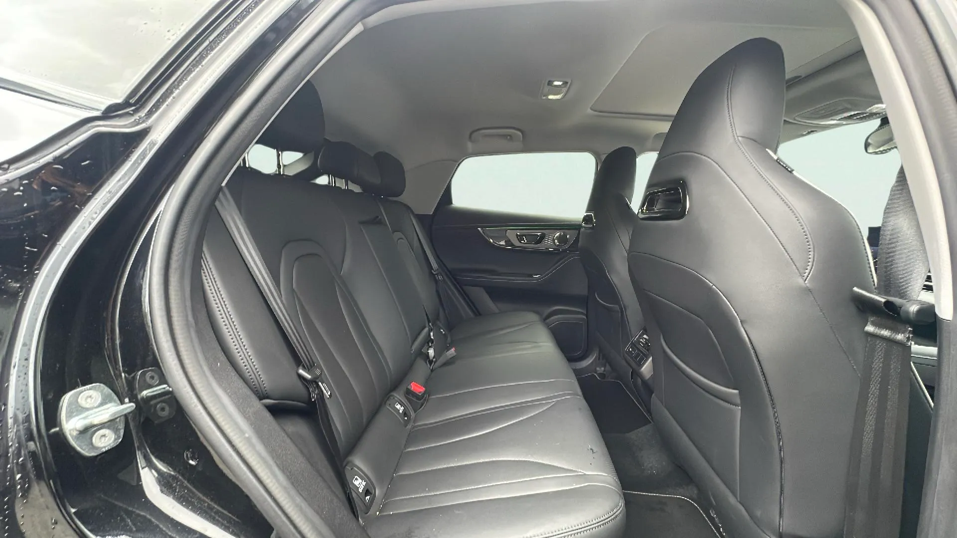 Omoda 5 Premium 1.6 T-GDi - foto 17