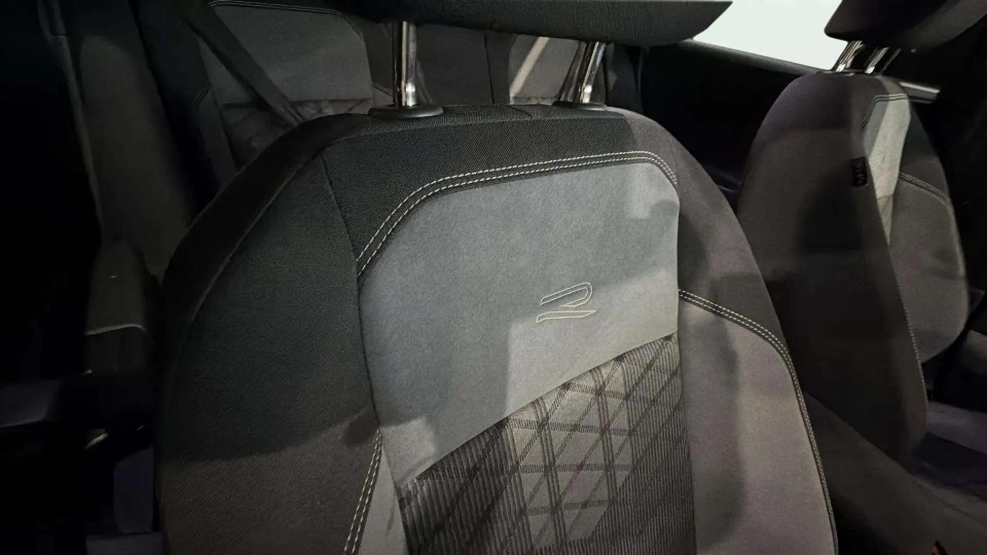 Volkswagen Taigo R-Line 1.0 TSI - foto 10