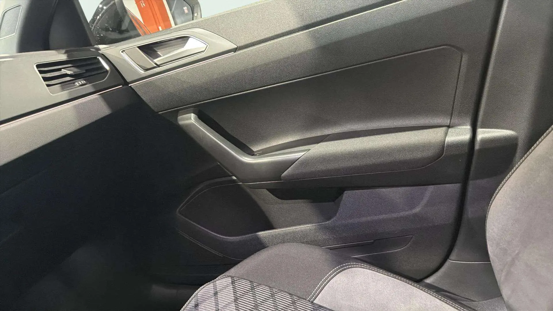 Volkswagen Taigo R-Line 1.0 TSI - foto 22