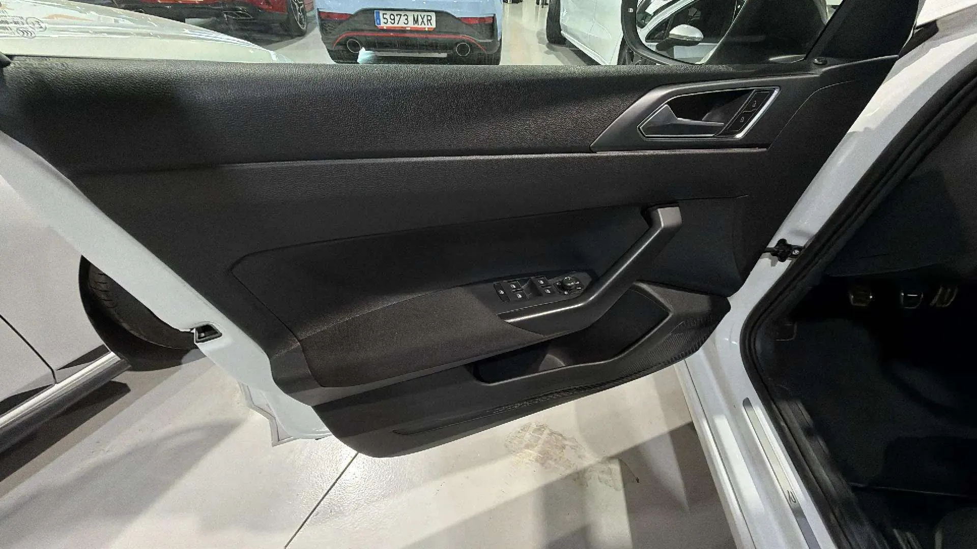 Volkswagen Taigo R-Line 1.0 TSI - foto 21
