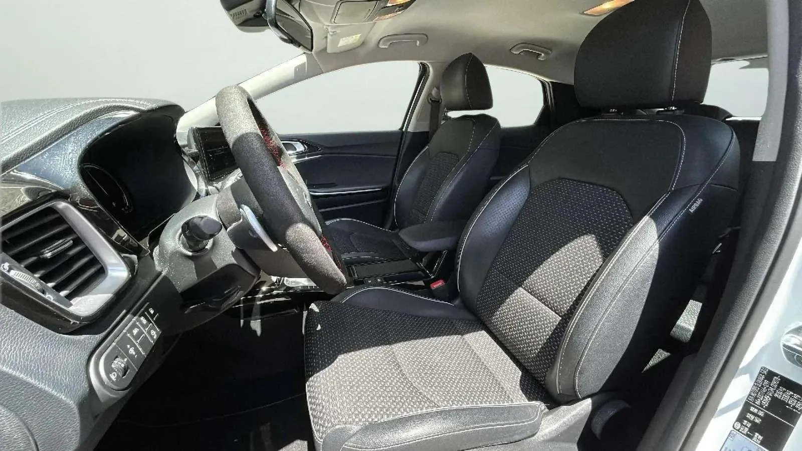 Kia XCeed 1.6 GDi PHEV eMotion - foto 13