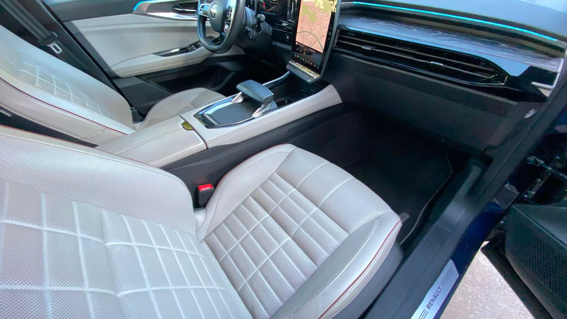 Renault Espace Iconic E-Tech full hybrid - foto 25
