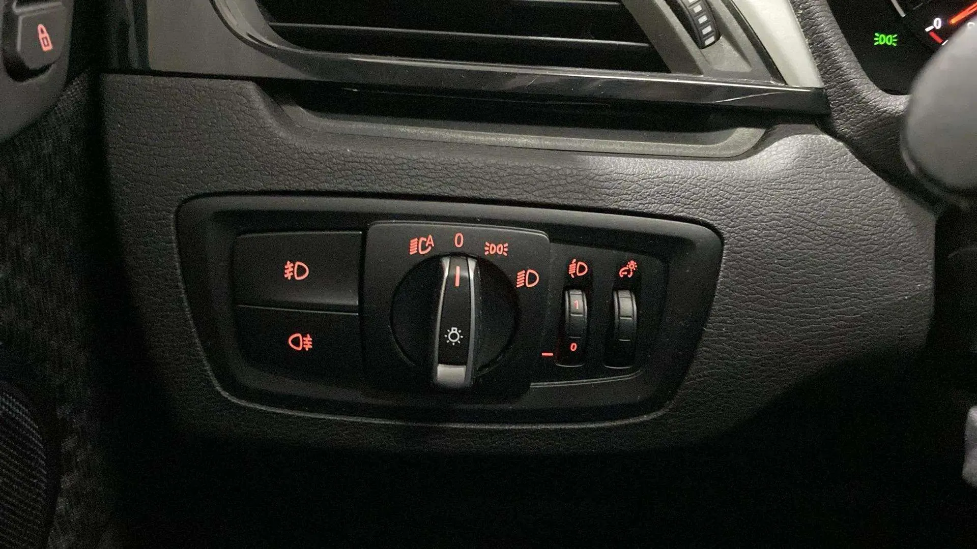BMW X1 sDrive18d - foto 16