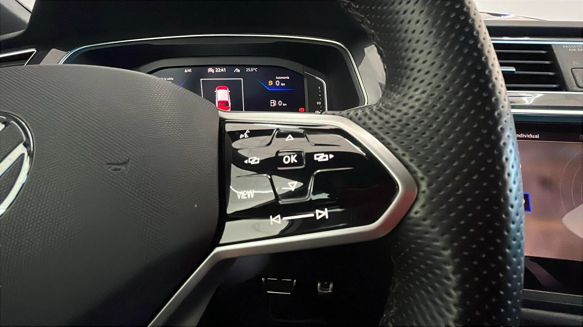 Volkswagen Tiguan R-Line 1.5 TSI DSG - foto 24