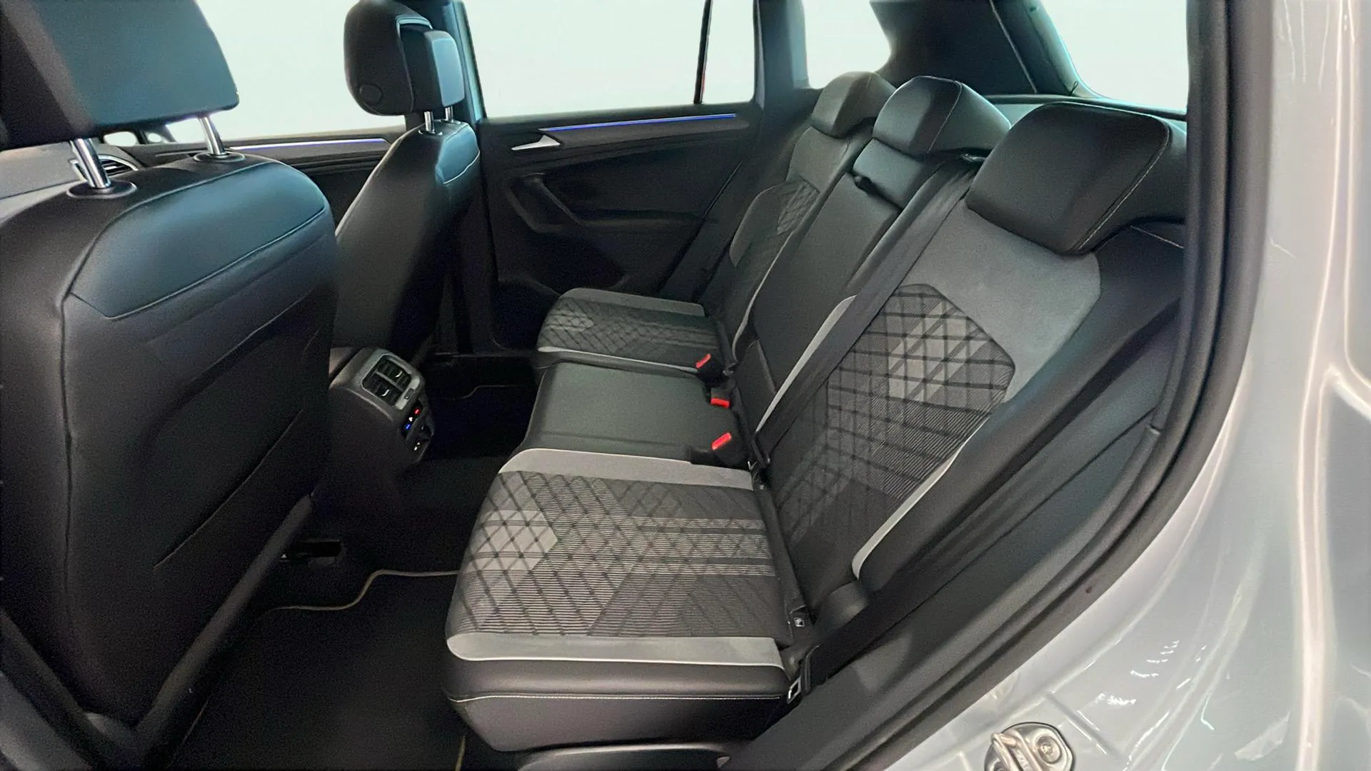 Volkswagen Tiguan R-Line 1.5 TSI DSG - foto 13