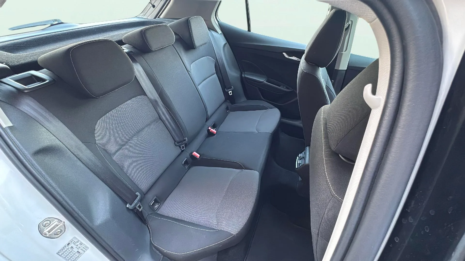 Škoda Fabia 1.0 MPI Essence - foto 3