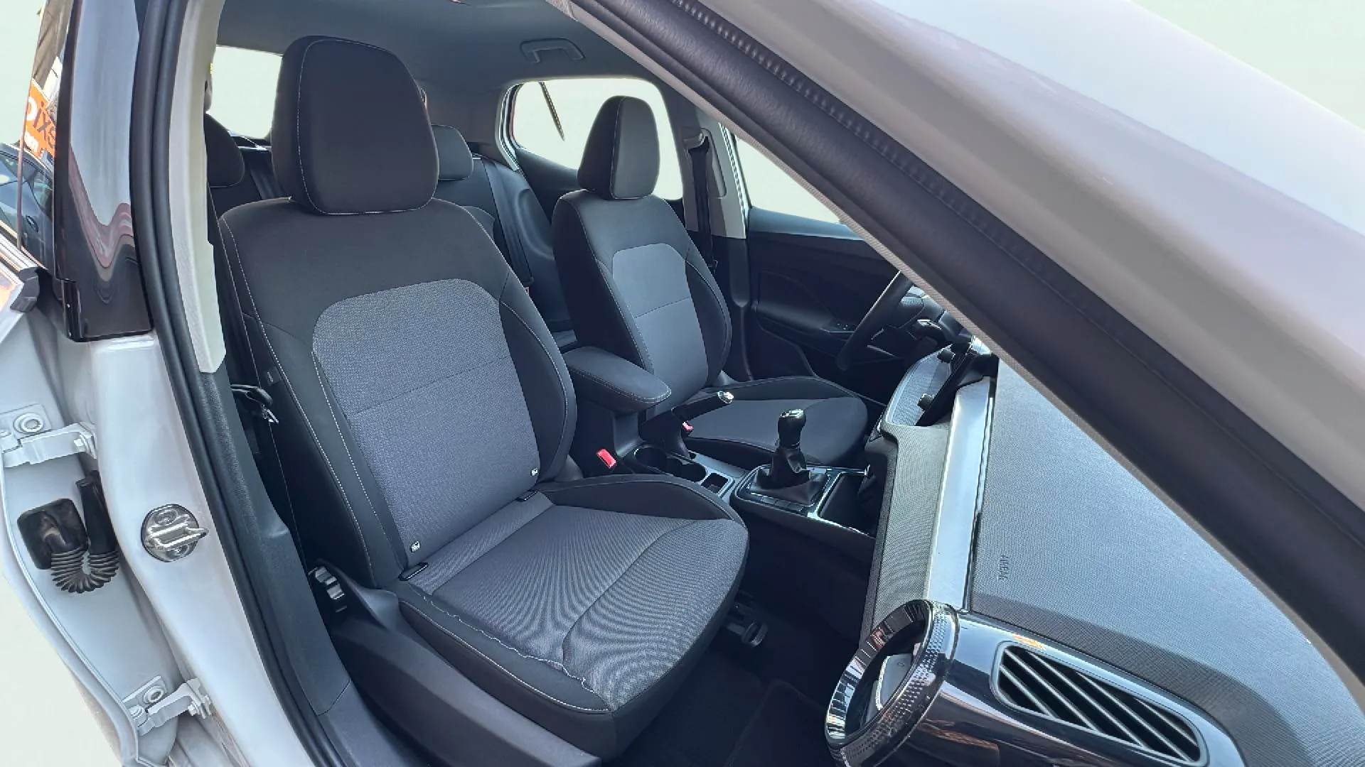 Škoda Fabia 1.0 MPI Essence - foto 2