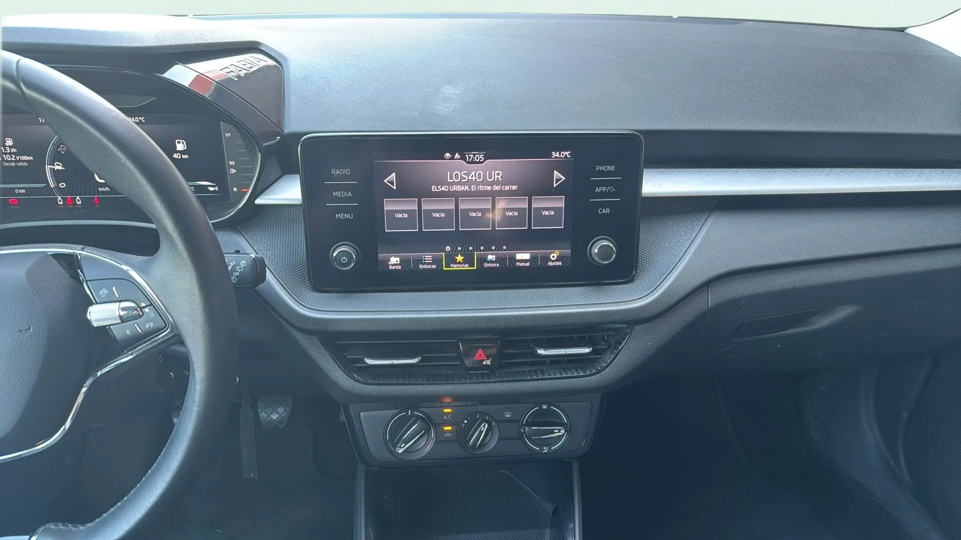 Škoda Fabia 1.0 MPI Essence - foto 7
