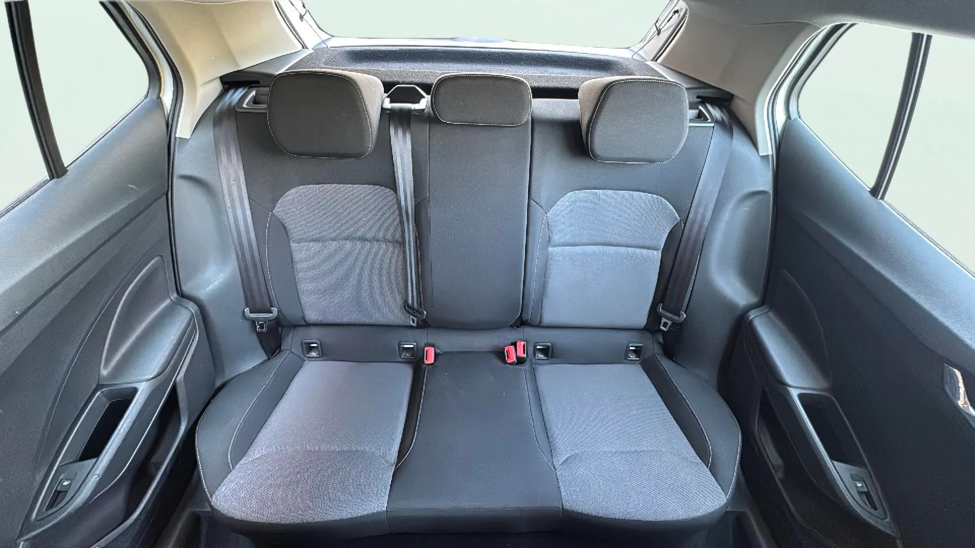 Škoda Fabia 1.0 MPI Essence - foto 4