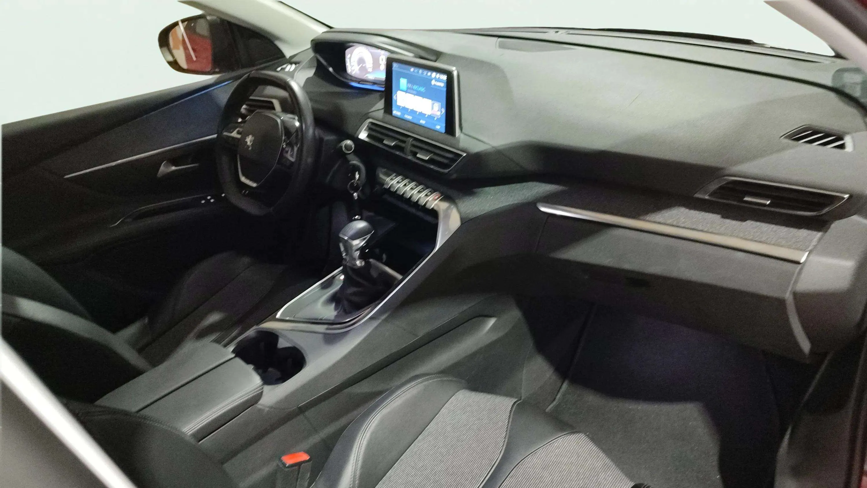 Peugeot 3008 1.5L BlueHDi Allure - foto 19