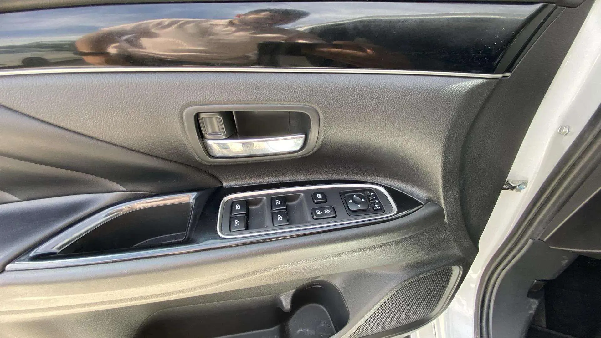 Mitsubishi Outlander 2.4 PHEV Kaiteki 4WD - foto 20
