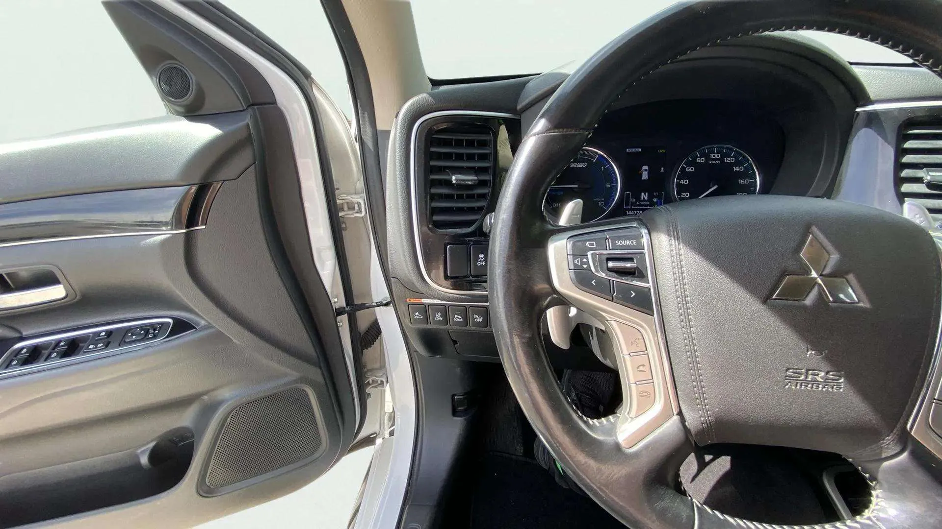 Mitsubishi Outlander 2.4 PHEV Kaiteki 4WD - foto 9