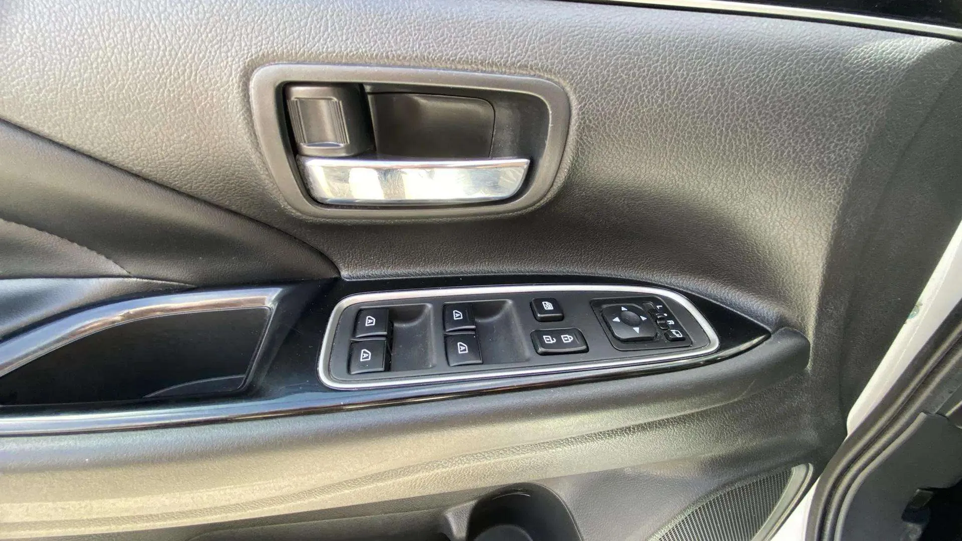 Mitsubishi Outlander 2.4 PHEV Kaiteki 4WD - foto 7