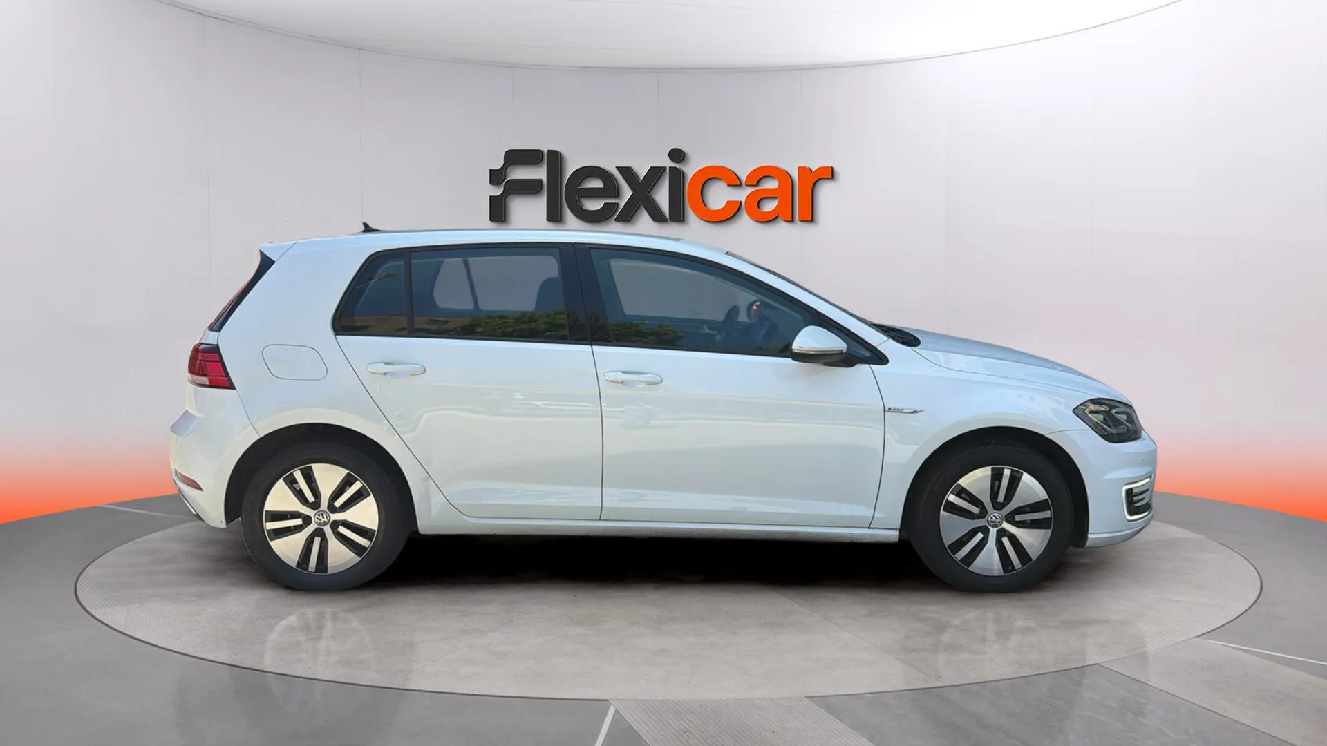 Volkswagen Golf e-Golf ePower - foto 11