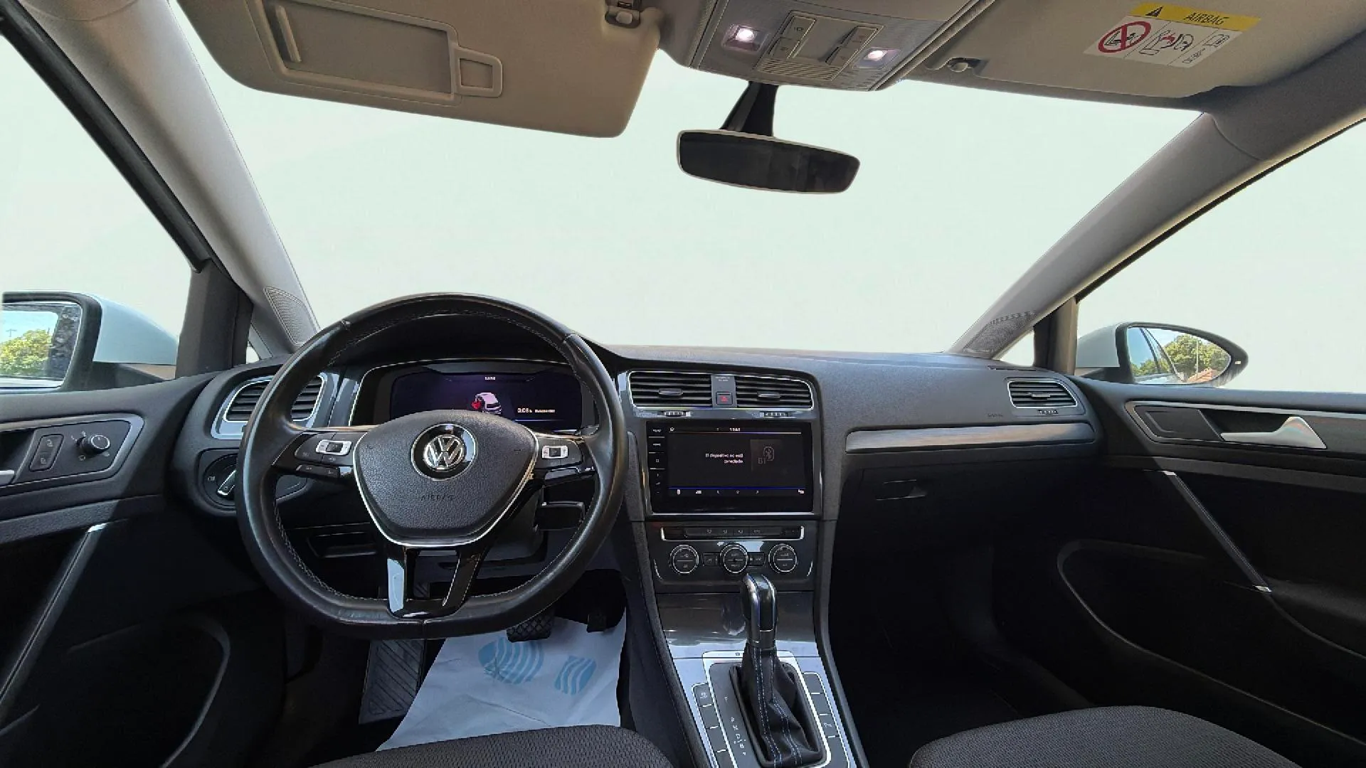 Volkswagen Golf e-Golf ePower - foto 18