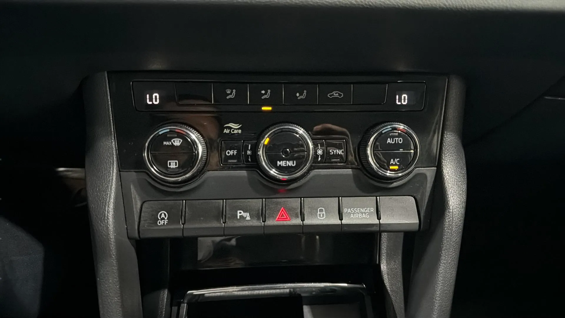 Škoda Karoq 1.5 TSI DSG ACT Selection - foto 17