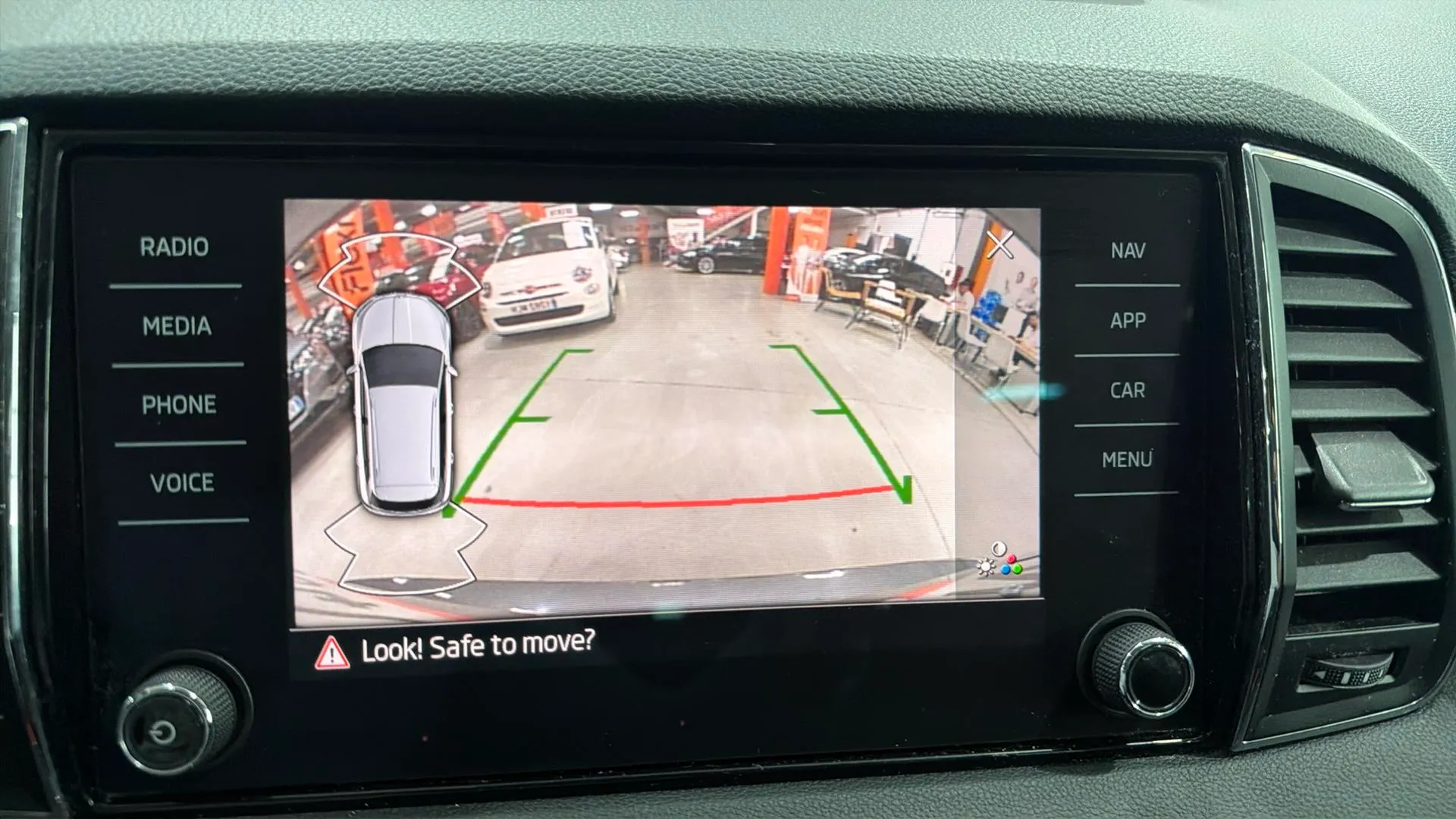 Škoda Karoq 1.5 TSI DSG ACT Selection - foto 15