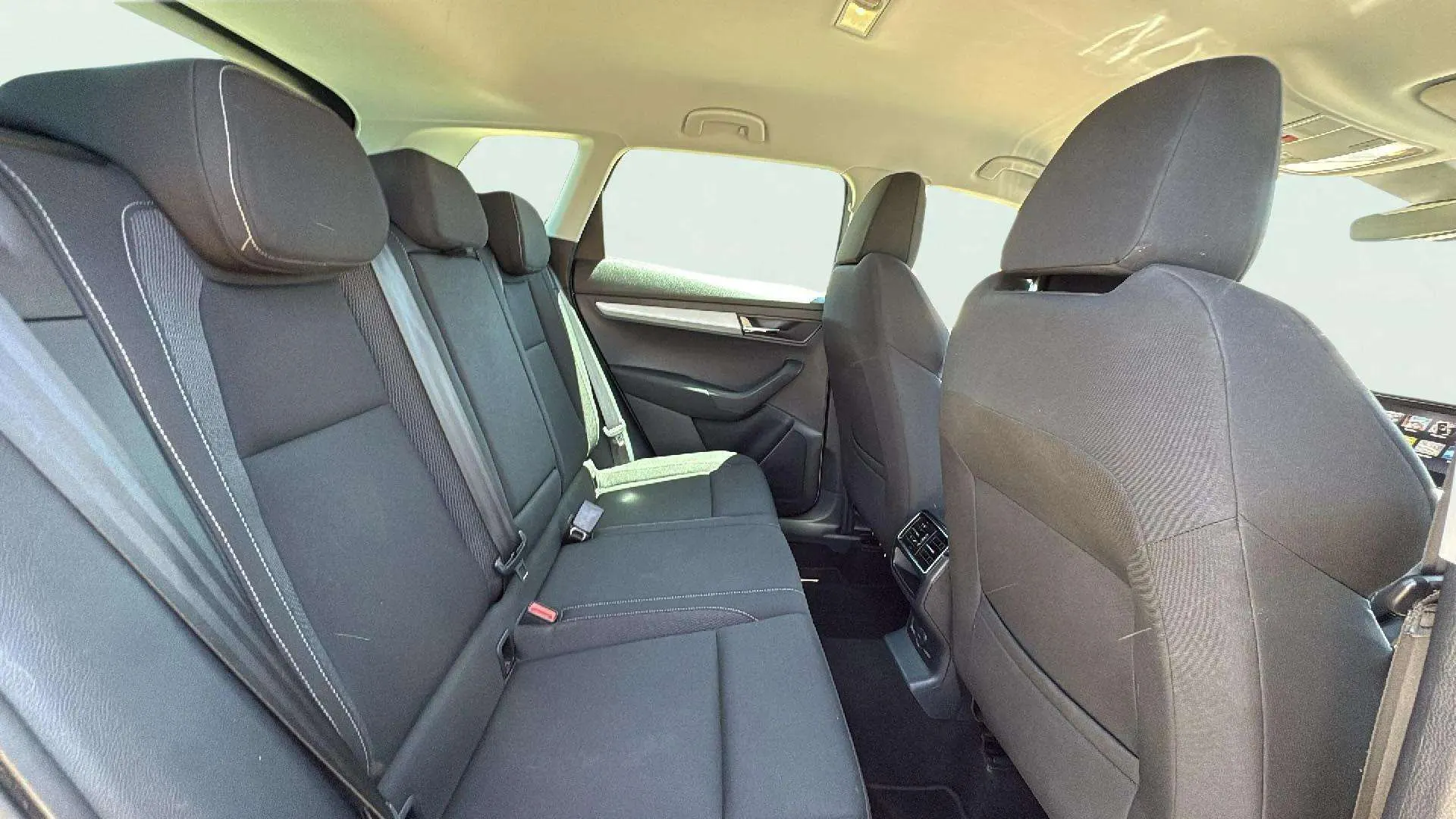 Škoda Karoq 1.5 TSI DSG ACT Design - foto 18