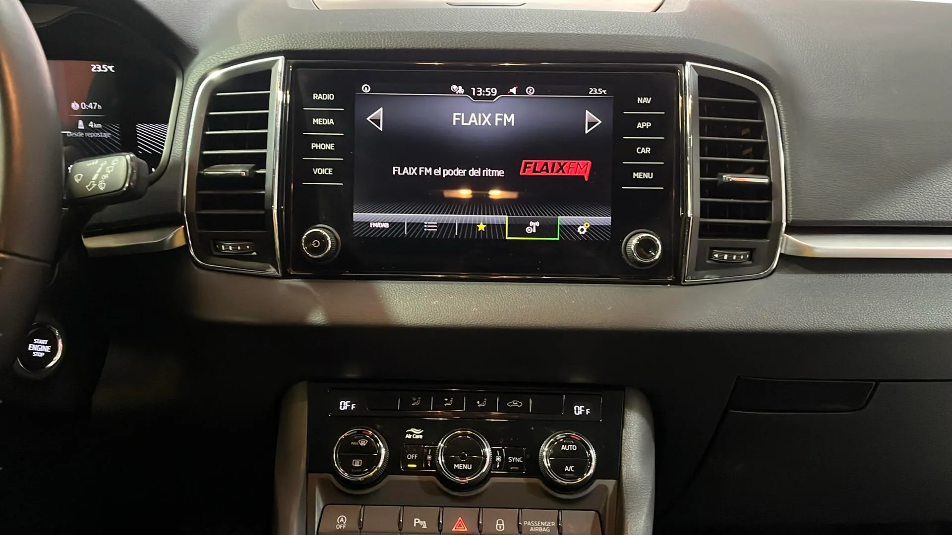 Škoda Karoq 1.5 TSI DSG ACT Selection - foto 12