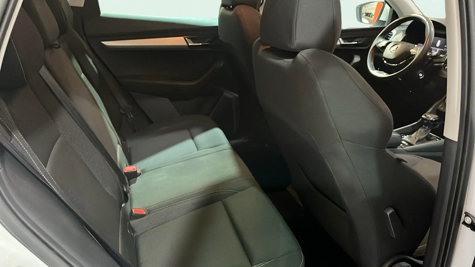 Škoda Karoq 1.5 TSI DSG ACT Selection - foto 19