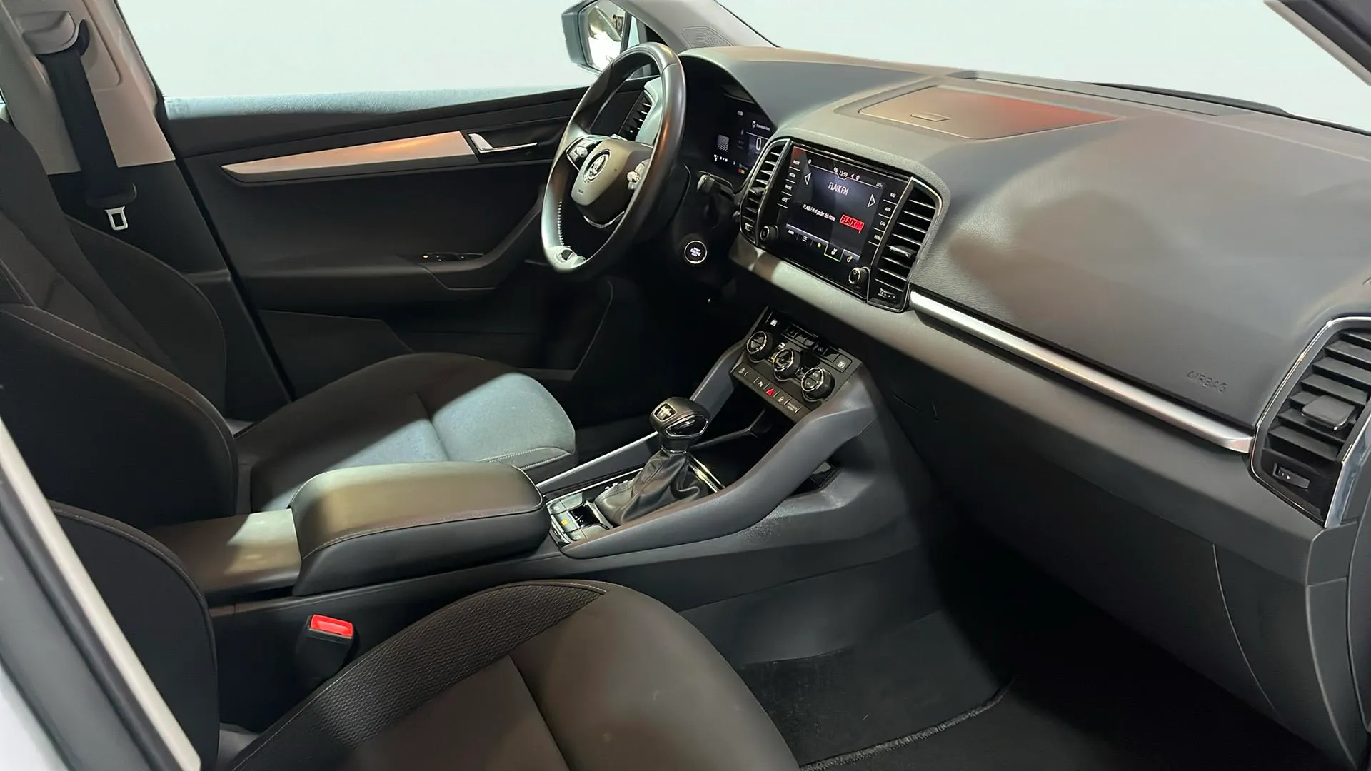Škoda Karoq 1.5 TSI DSG ACT Selection - foto 15