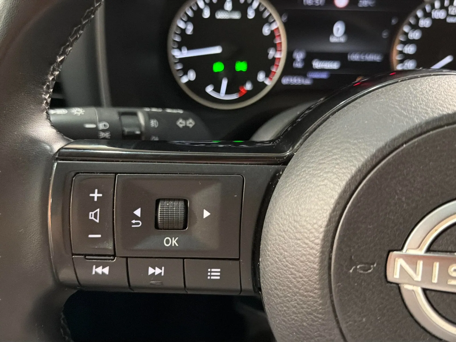 Nissan Qashqai DIG-T mHEV 4x2 Acenta - foto 8