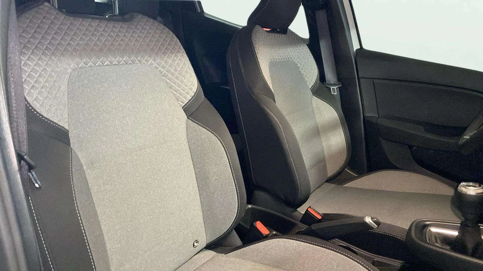Mitsubishi Colt 100T Kaiteki - foto 23
