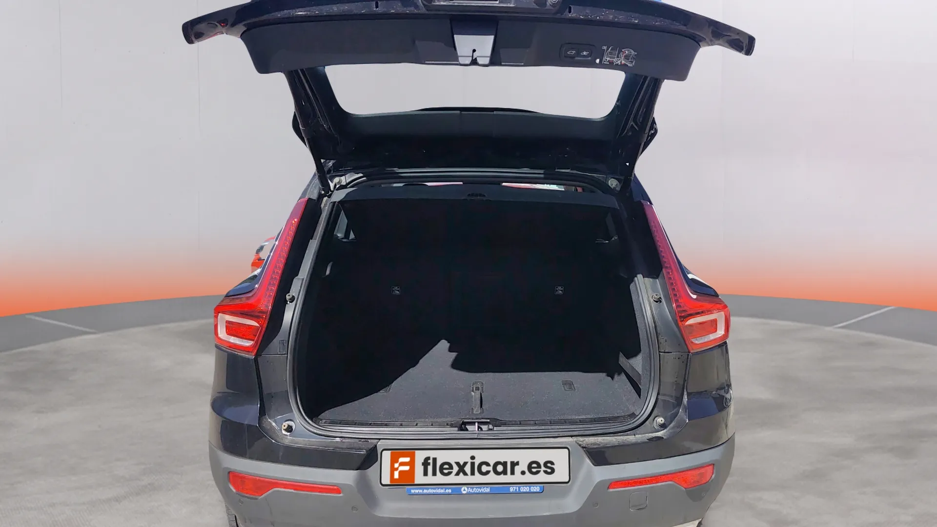 Volvo XC40 2.0 D4 AWD Business Plus - foto 11