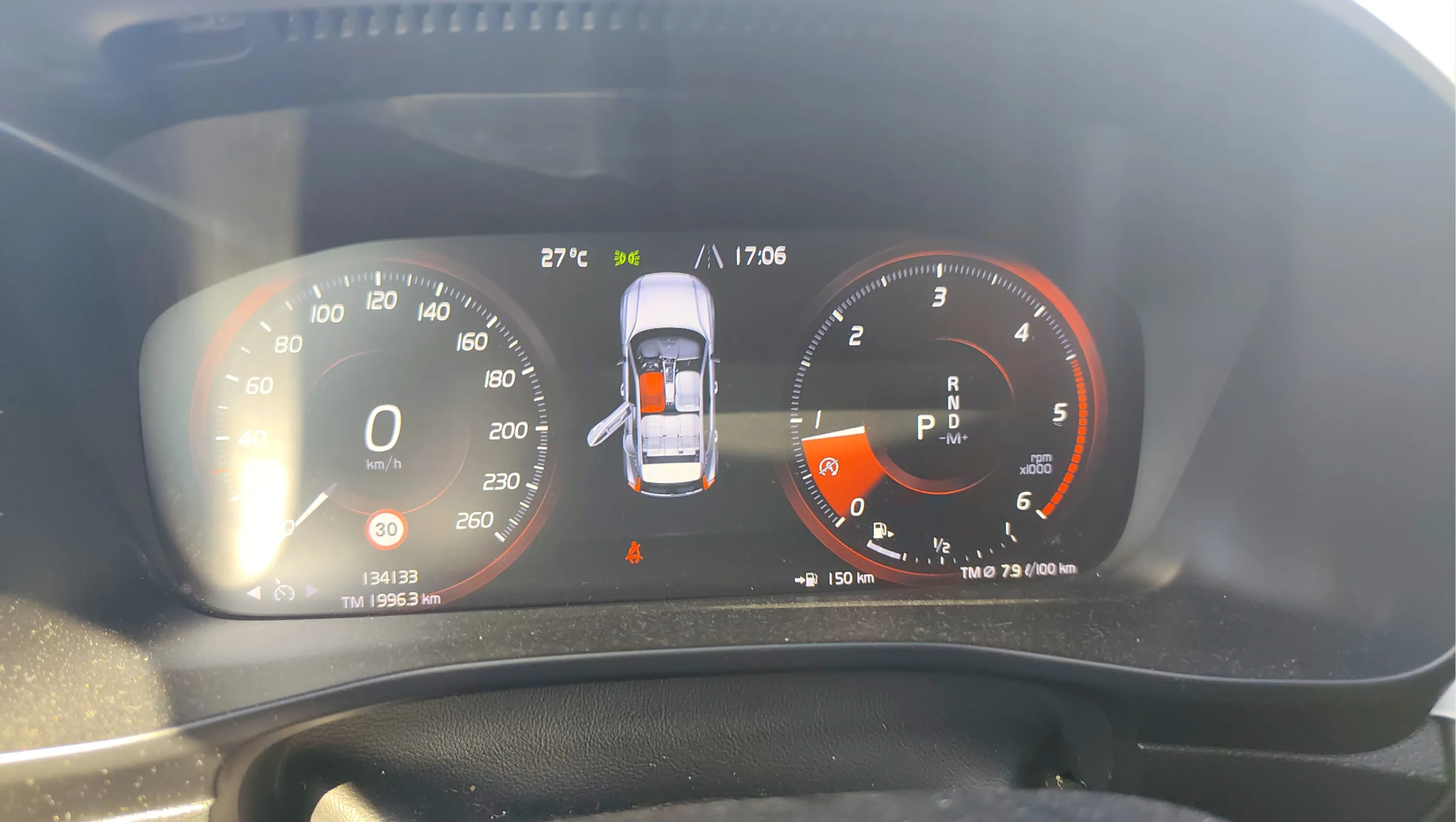 Volvo XC40 2.0 D4 AWD Business Plus - foto 12