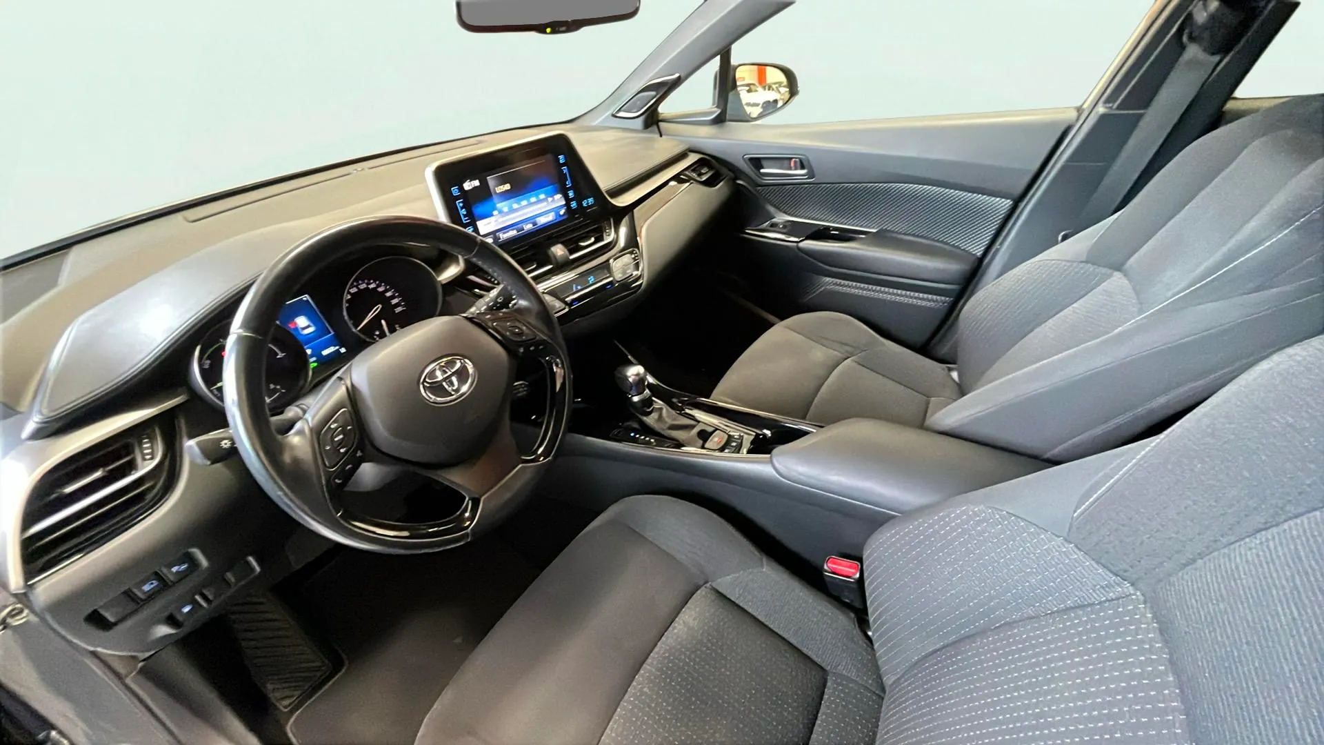 Toyota C-HR 1.8 125H Active - foto 13