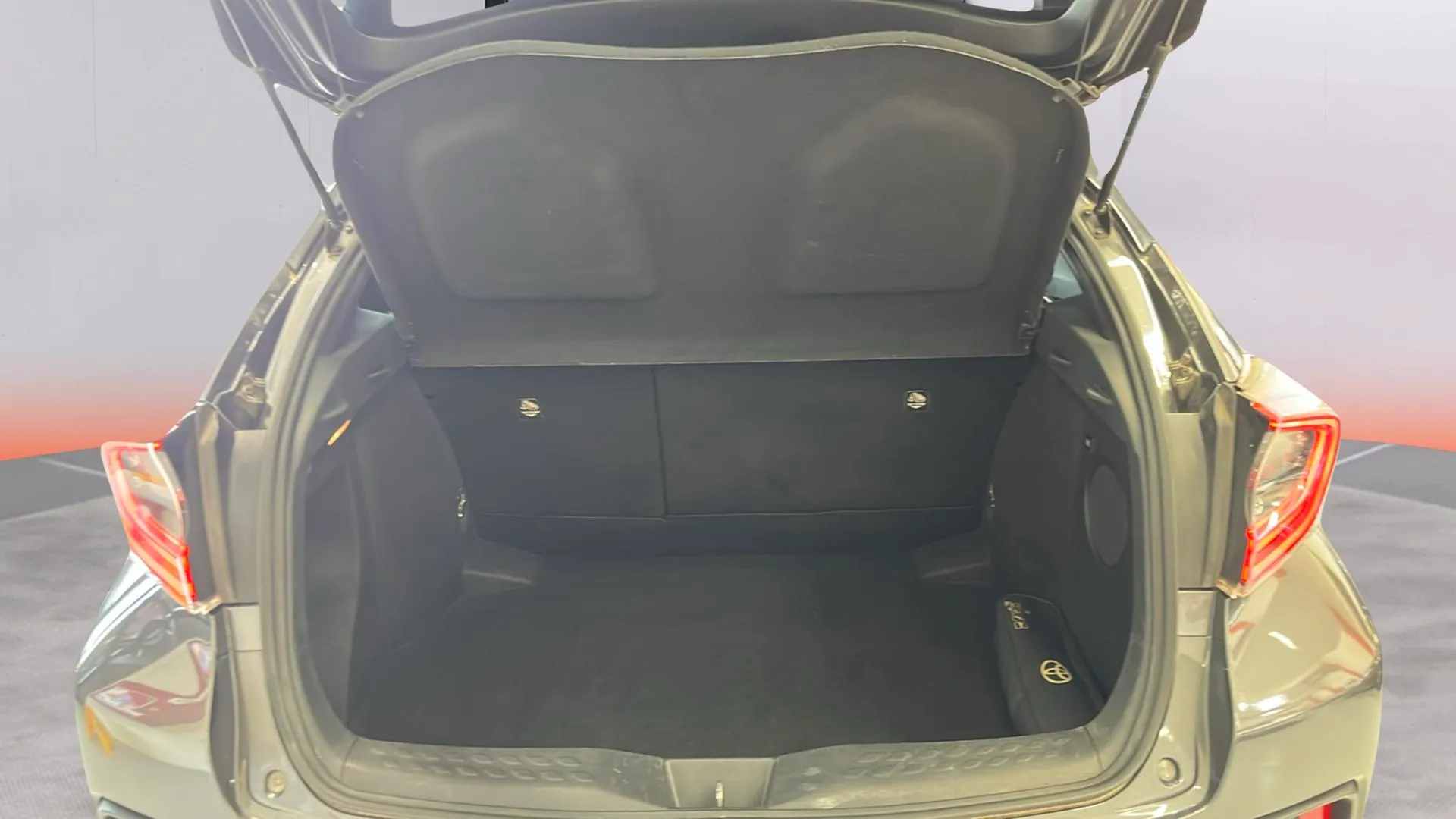 Toyota C-HR 1.8 125H Active - foto 22