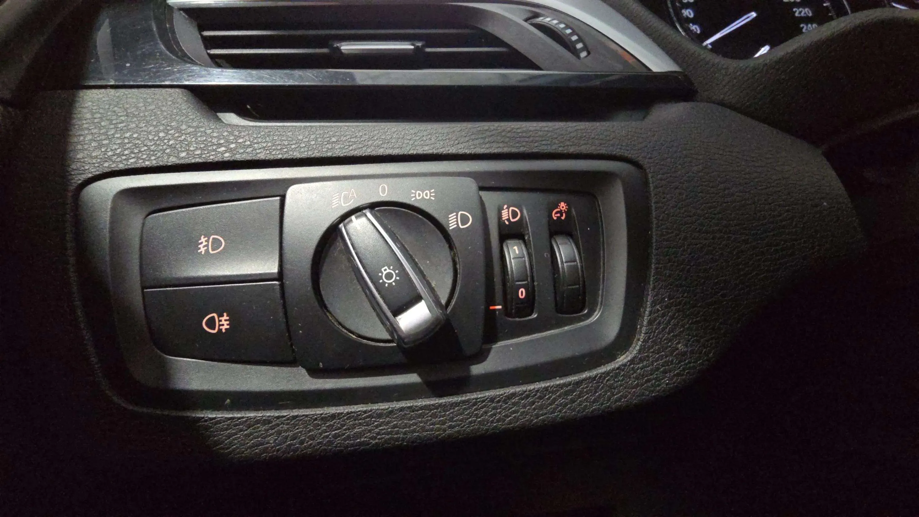 BMW X1 sDrive18d - foto 29