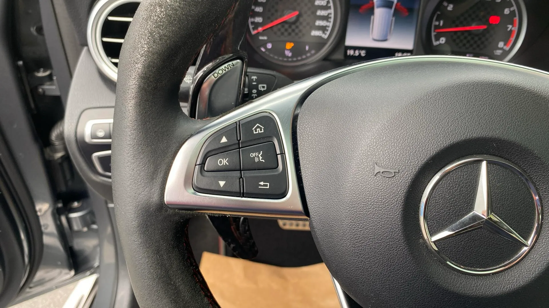 Mercedes-Benz GLC Mercedes-AMG GLC 43 4MATIC - foto 16