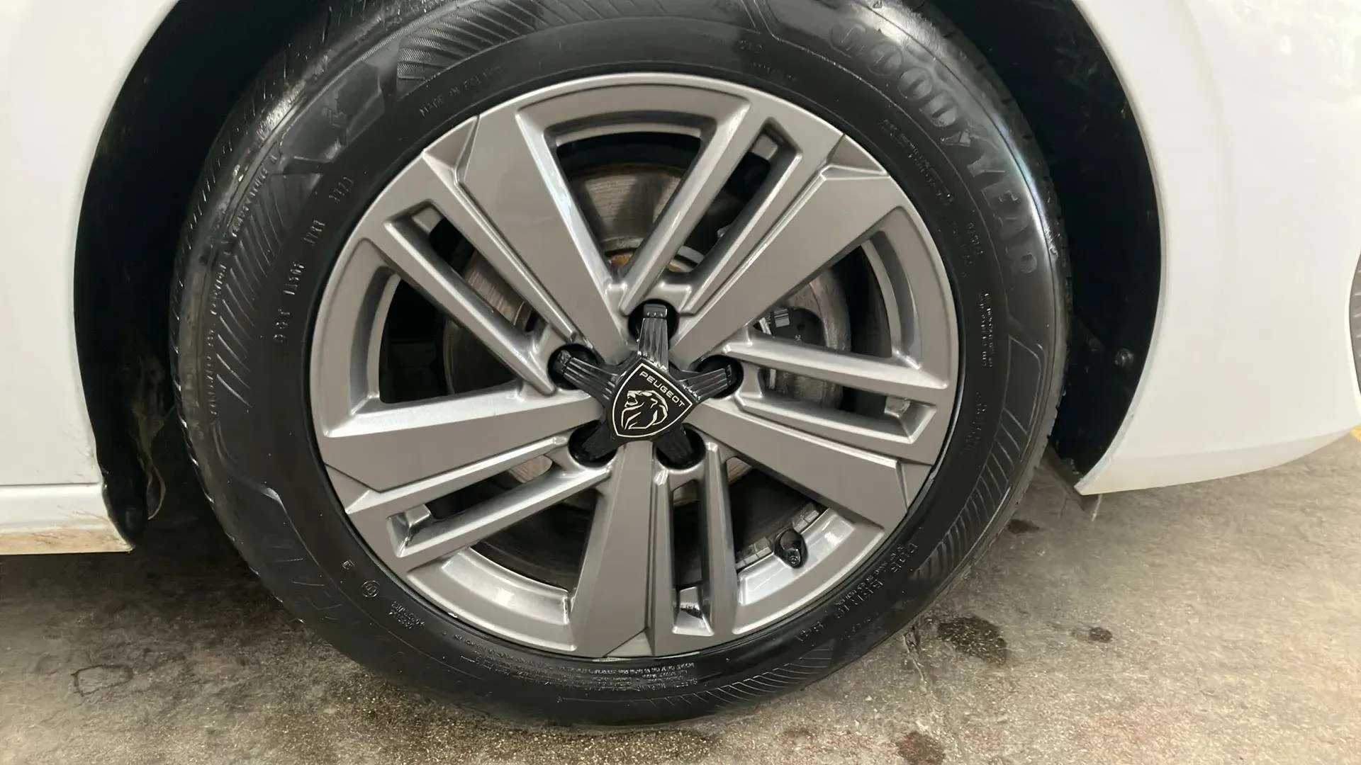 Peugeot 308 Active PureTech 130 - foto 19