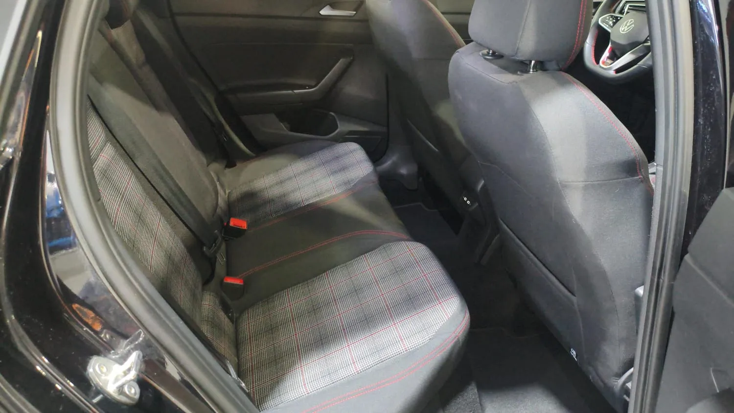 Volkswagen Polo GTI 2.0 TSI DSG - foto 11