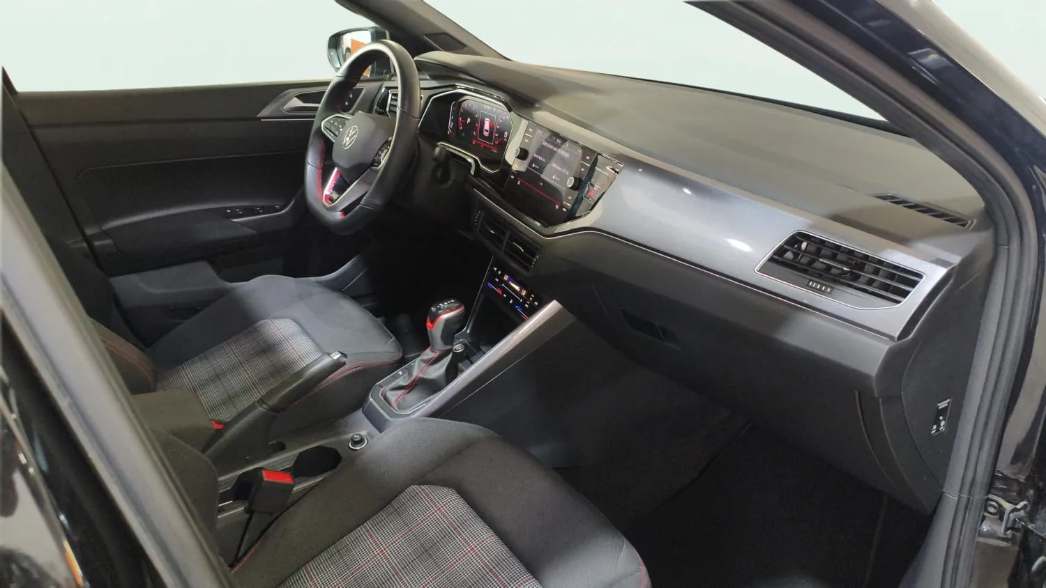 Volkswagen Polo GTI 2.0 TSI DSG - foto 10