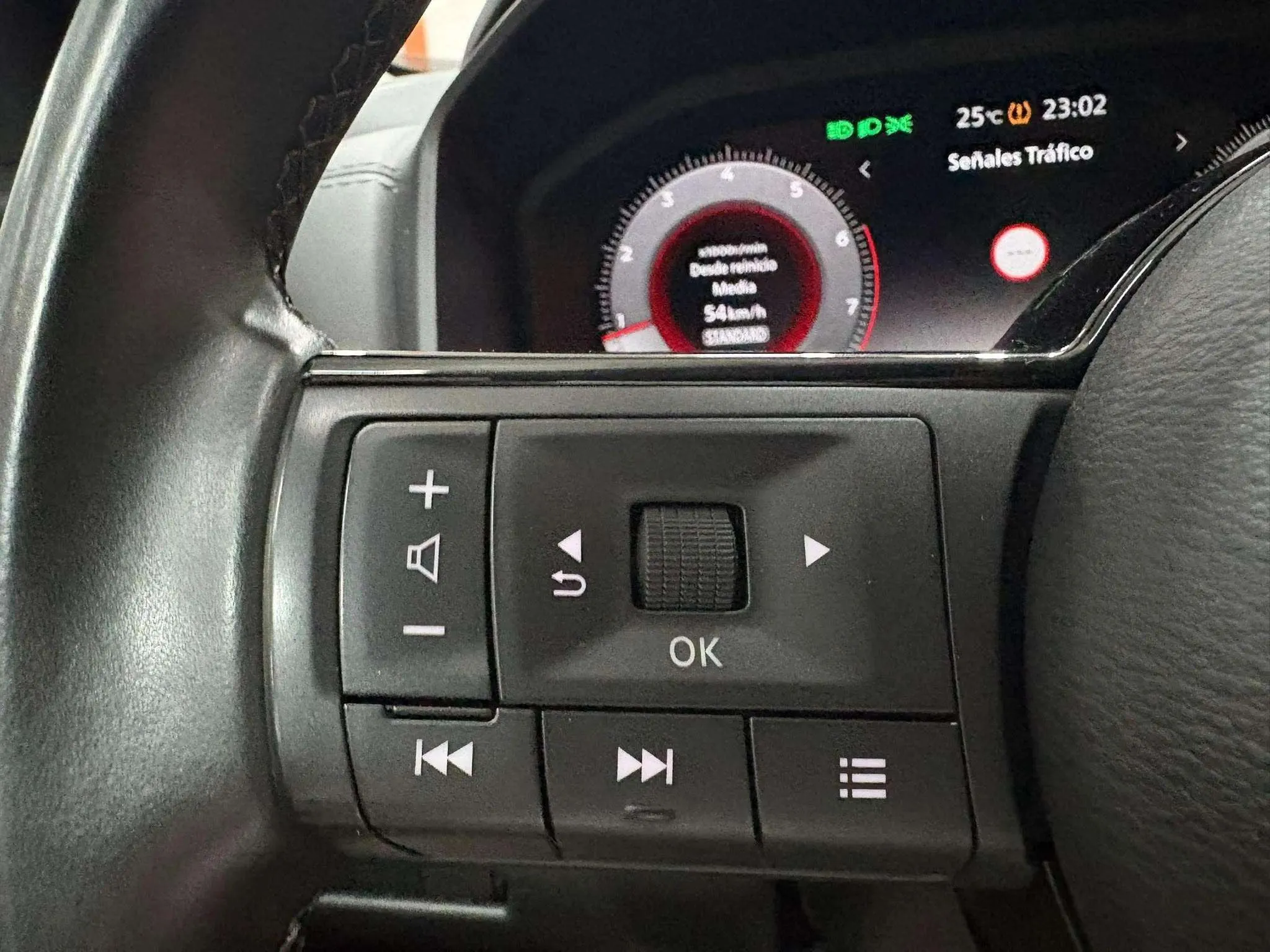 Nissan Qashqai DIG-T mHEV 4x2 Acenta - foto 9