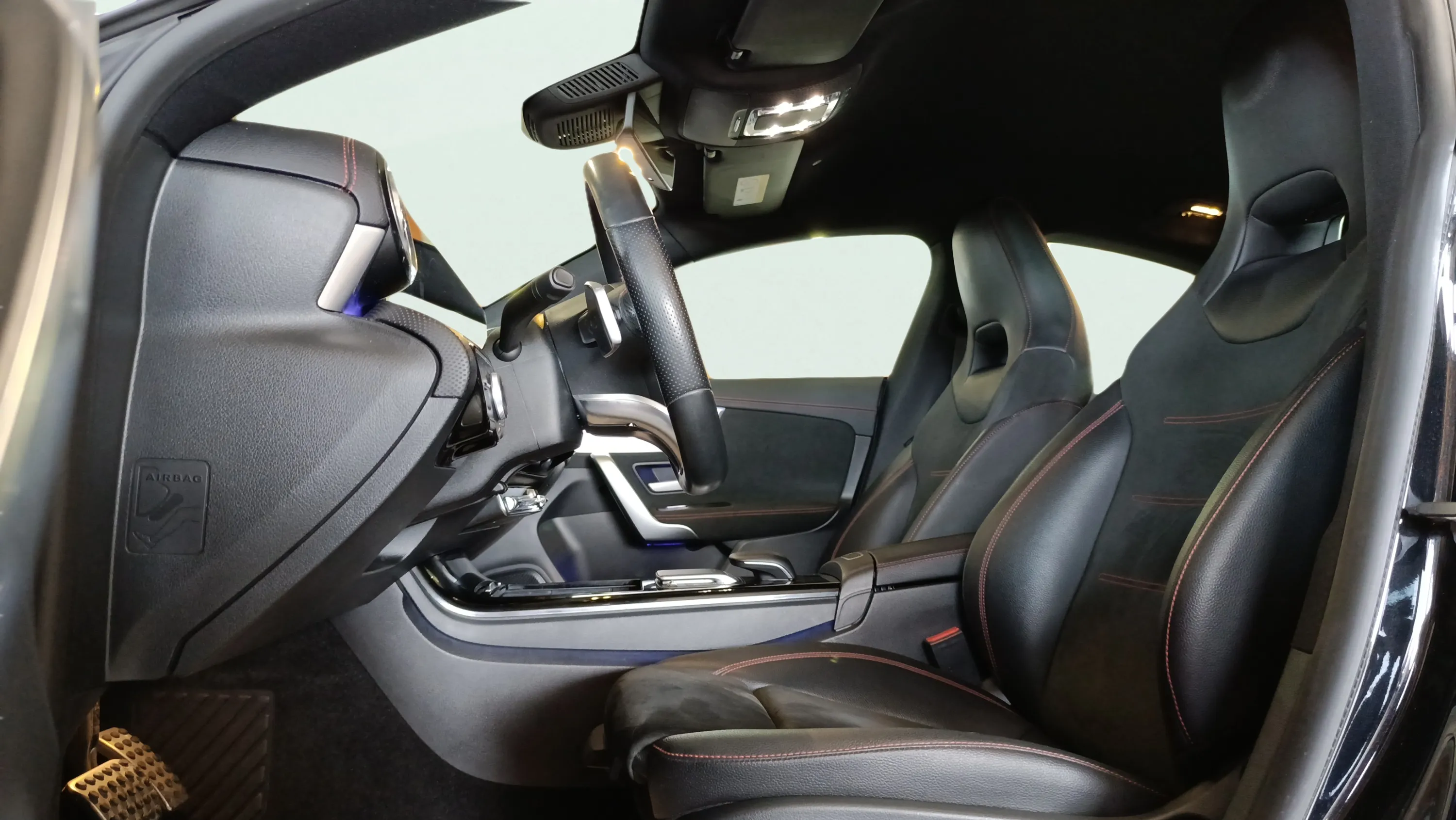 Mercedes-Benz CLA 200 - foto 32
