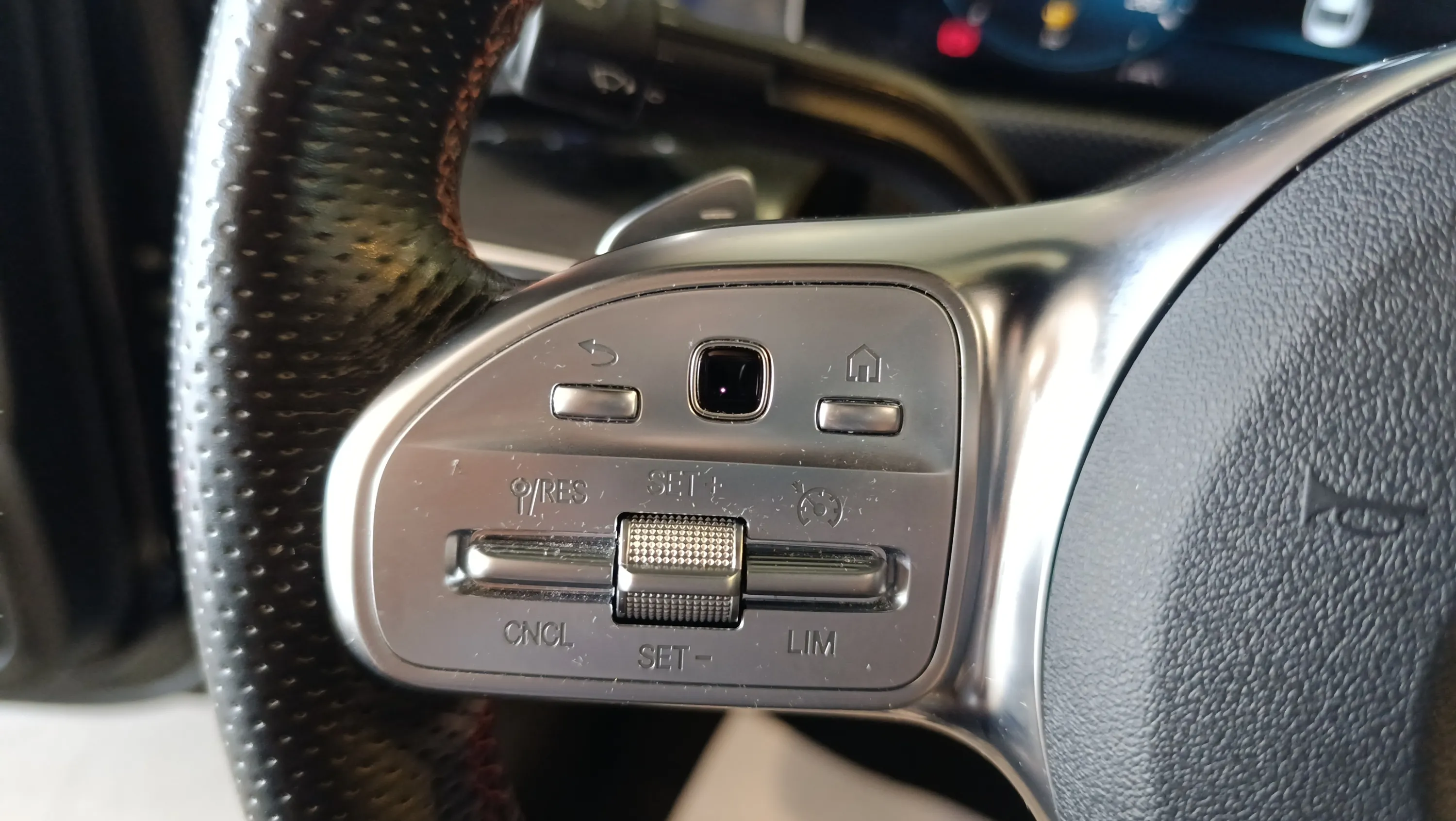 Mercedes-Benz CLA 200 - foto 11
